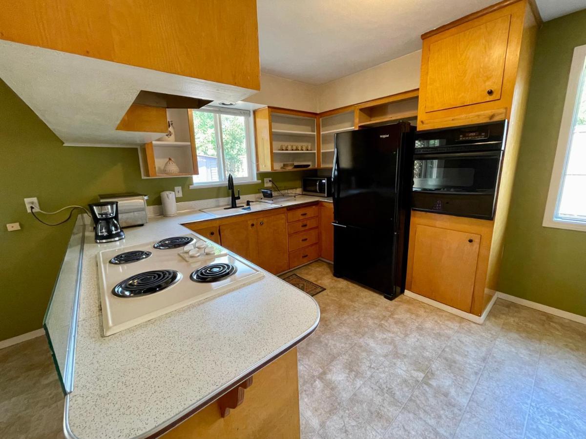 Colorful 50'S Ranch In The Heart Of Eugene Villa Exterior photo